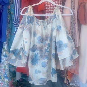 Cold should Floral SIZE SMALL top